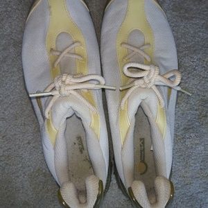 Nike canvas walking shoe